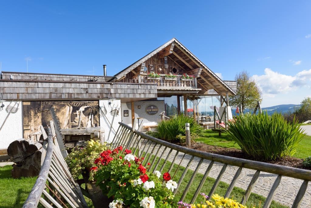 Aviva Superior Make Friends Hotel Sankt Stefan Екстериор снимка